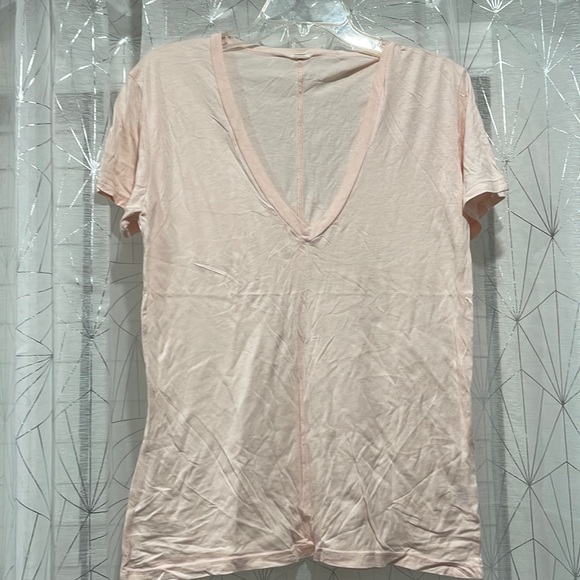 Monrow Tops - Monrow classic v neck tee